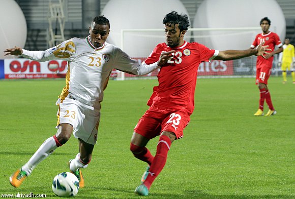 الإمارات تفوز على البحرين وتتأهل للدور الثاني